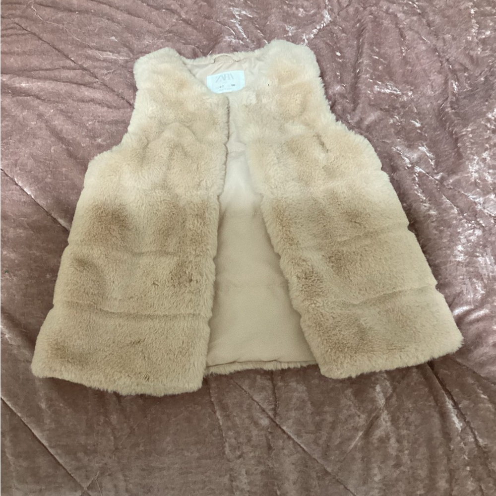 Zara- gurls faux fur vest